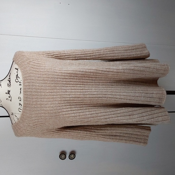 Lauren Conrad-Tan Soft Cable Knit Design Sweater Lace up Back Neutral Sz.Large - Picture 1 of 8